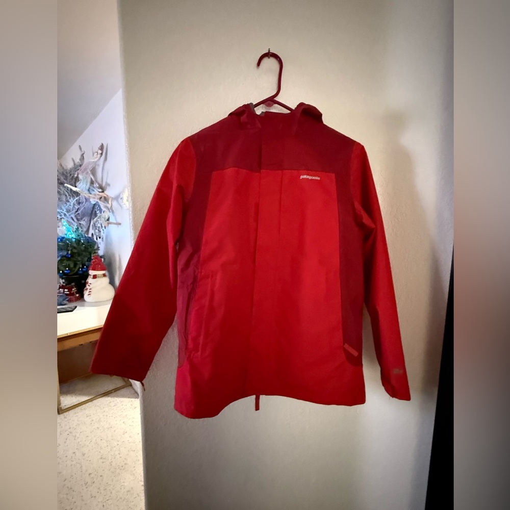Patagonia  perfect fit! Red and gray color size boys L(12)